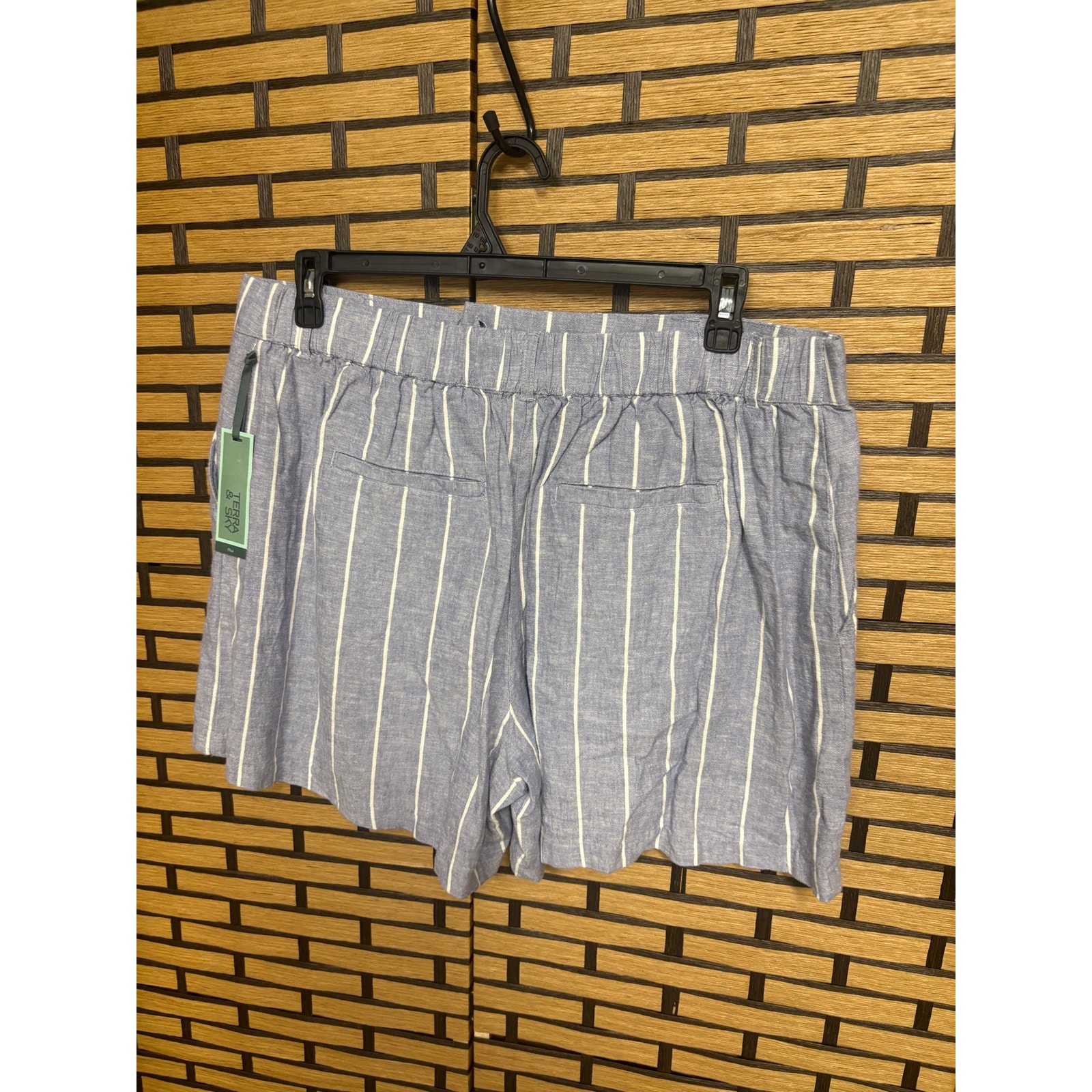 Terra & Sky Navy And White Stripe Linen Shorts Size 0x — image 2 of 5